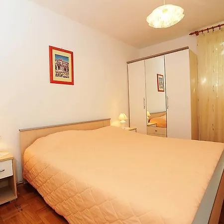 Apartamento Luka & Sara *
