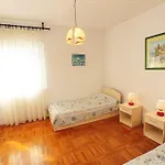 Apartman Luka & Sara *