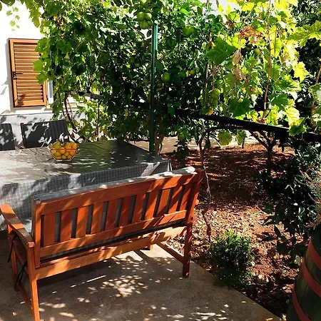 Apartamento Luka & Sara *