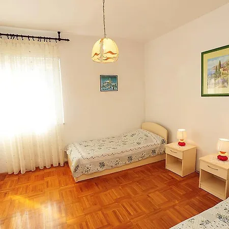 Apartamento Luka & Sara *